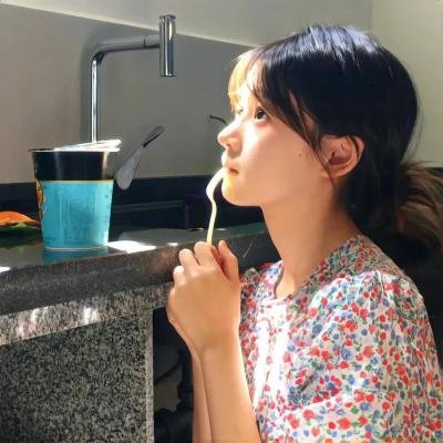 恋爱中的鱼封面